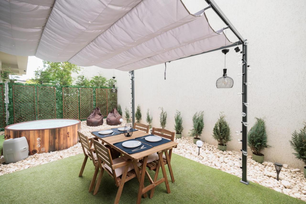 Апартаменти Downtown Hidden Garden With Jacuzzi In Бухарест Екстер'єр фото