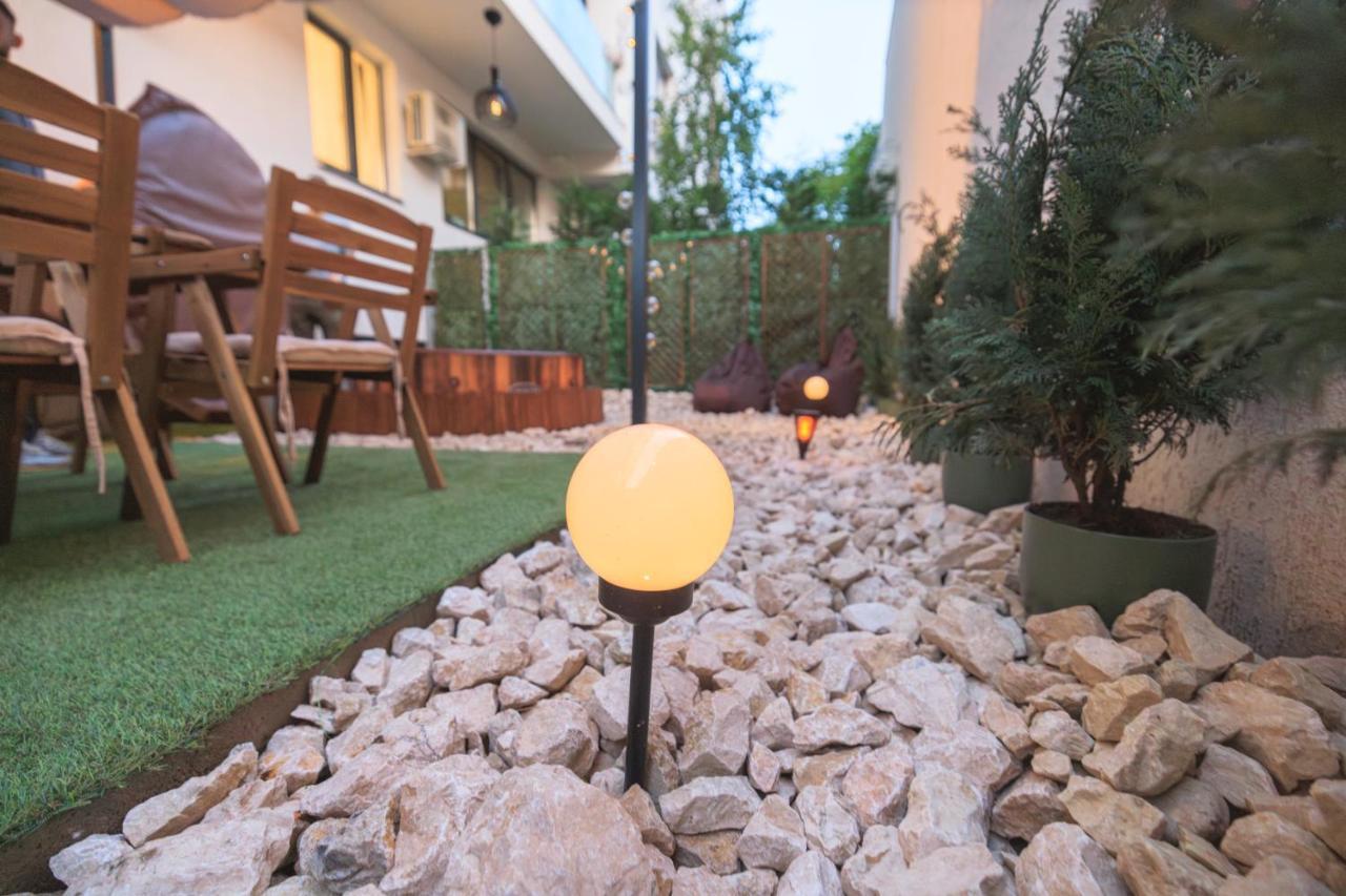 Апартаменти Downtown Hidden Garden With Jacuzzi In Бухарест Екстер'єр фото