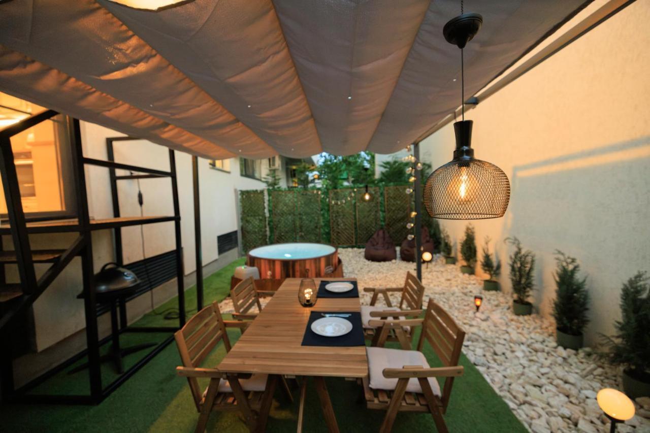 Апартаменти Downtown Hidden Garden With Jacuzzi In Бухарест Екстер'єр фото