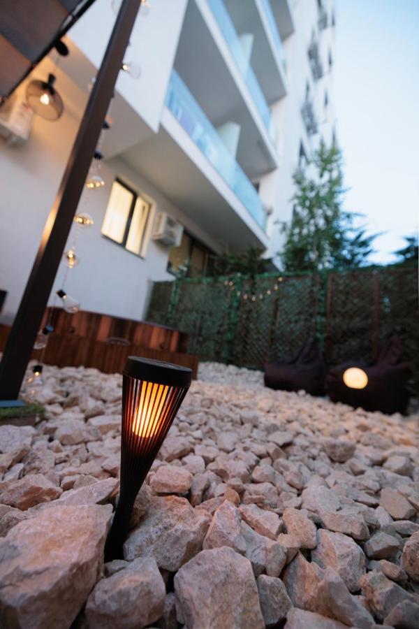 Апартаменти Downtown Hidden Garden With Jacuzzi In Бухарест Екстер'єр фото